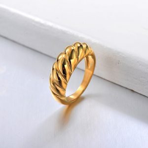 Anillo dorado acero inoxidable moda minimalista T7