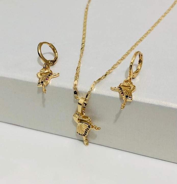 17566