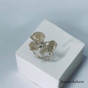 Anillo ajustable color plata acero inoxidable mariposa