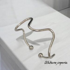 Brazalete color plata acero inoxidable retro