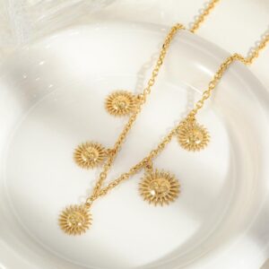 Collar dorado acero inoxidable dijes colgantes Sol