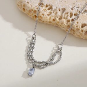 Collar color plata acero inoxidable piedra blanca