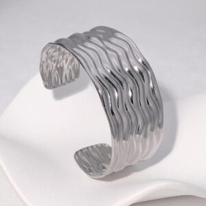 Brazalete color plata acero inoxidable ancho