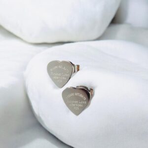 Aretes color plata acero inoxidable love foreves 10 mm