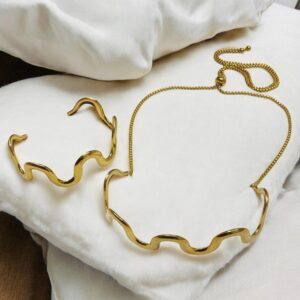 Collar y brazalete dorado acero inoxidable ondular
