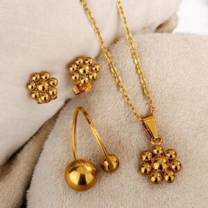 Set collar, aretes y anillo dorado acero inoxidable flor