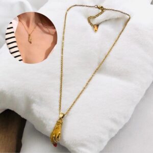 Collar dorado acero inoxidable mano corazon