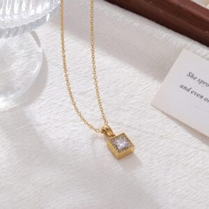 Collar dorado acero inoxidable piedra blanca