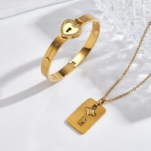 Collar y brazalete dorado acero inoxidable llave