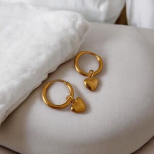 Aretes dorados chicos acero inoxidable corazón