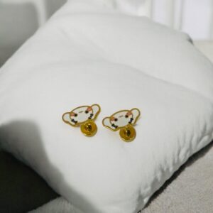 Aretes dorados de rosca acero inoxidable dibujos animados
