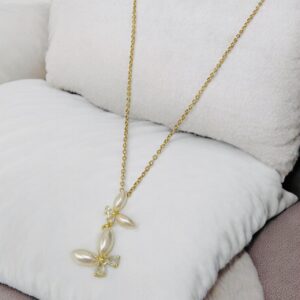 Collar dorado acero inoxidable mariposas colgantes