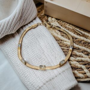 Pulsera dorada acero inoxidable piedra blanca