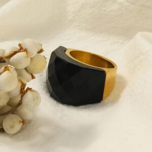 Anillo T8 dorado acero inoxidable cristal negro