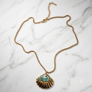 collar dorado acero inoxidable concha